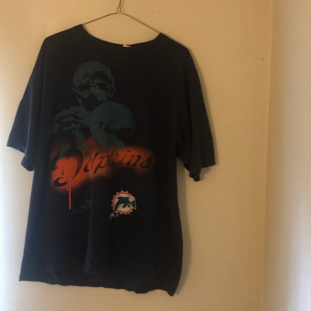 Vintage 2X-large dolphin t-shirt .